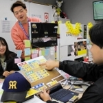 今年の阪神タイガース戦中継のポイントについて話し合うサンテレビ・スポーツ部のメンバー＝神戸市中央区東川崎町１、サンテレビ本社