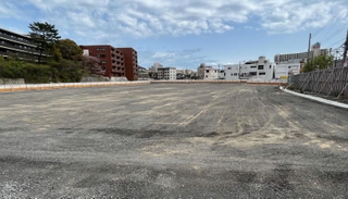 更地になっている神戸徳洲会病院の新病院開設予定地＝神戸市垂水区旭が丘２