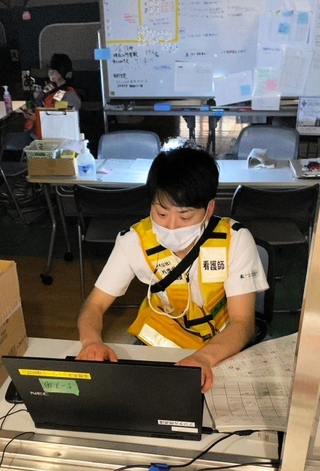 金沢市の避難所で災害支援ナースとして活動した上田篤史さん＝（上田さん提供）