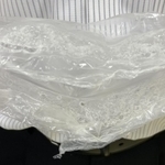 神戸大などの研究チームが開発した、丈夫で海水でも分解できるバイオプラスチック（神戸大提供）