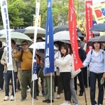 兵庫県メーデー神戸中央大会に参加する人たち＝２７日午前、神戸市中央区楠町７、大倉山公園