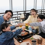 土日・祝日は昼間も開催。大阪の絶景を眼下に家族で食事が楽しめる＝大阪市阿倍野区阿倍野筋１、あべのハルカス