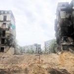 ロシアの攻撃で破壊されたキーウ郊外のボロディアンカにある集合住宅（船越真人さん提供）
