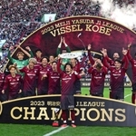 リーグ初優勝を果たし、喜びを爆発させるヴィッセル神戸イレブン＝神戸市兵庫区御崎町１、ノエビアスタジアム神戸（撮影・中西幸大）