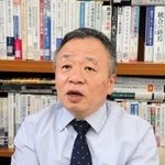 災害時の支援について語る神戸定住外国人支援センターの金宣吉理事長＝神戸市長田区若松町４