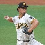 ドジャースとの開幕戦で力投するパドレス・ダルビッシュ有＝韓国・高尺スカイドーム（撮影・伊藤笙子）