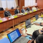 初めて開催された兵庫県病院局コンプライアンス委員会＝神戸市中央区