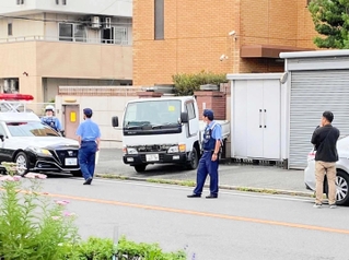 西脇組事務所にトラックが突っ込んだ直後の周辺の様子＝２０２３年７月９日、神戸市西区玉津町上池（提供）