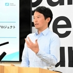 兵庫県の元西播磨県民局長が作成した文書問題について、定例会見で記者の質問に答える斎藤元彦知事＝５日午後、兵庫県庁