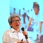 基調講演をする平田オリザさん＝神戸ポートピアホテル（撮影・斎藤雅志）