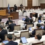 百条委員会の設置を求める動議が出された兵庫県議会本会議＝１３日午前、神戸市中央区、兵庫県公館（撮影・長嶺麻子）