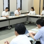 実践校などを決めた兵庫県ＮＩＥ推進協議会の総会＝神戸市中央区栄町通１