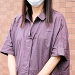 「ステロイドや免疫抑制剤の影響で感染症にかかりやすく、日頃から体調管理に気を付けている」と話す女性＝伊丹市内