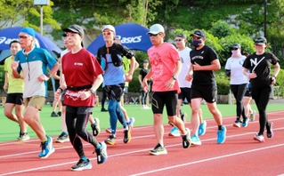 神戸マラソンに向け実施された昨年の「アシックスランニングプログラム」の様子（神戸マラソン実行委員会事務局提供）