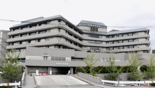 ４年前の医療事故を巡り、当時の執刀医らが書類送検された赤穂市民病院＝赤穂市中広