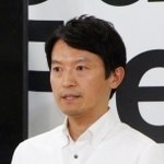 文書問題について説明する斎藤元彦知事＝４日午後、兵庫県庁