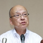 辞任の意向を固めたことについて、記者からの質問に答える片山安孝副知事＝１２日午前、兵庫県庁（撮影・長嶺麻子）