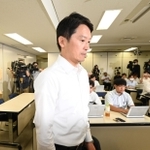 会見に臨む斎藤元彦知事＝１２日午後、兵庫県庁（撮影・斎藤雅志）