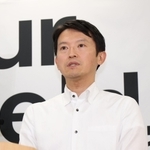 定例会見で話す兵庫県の斎藤元彦知事＝２４日午後、兵庫県庁（撮影・鈴木雅之）
