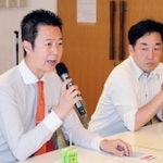立憲民主党兵庫県連の会合後に会見する代表の井坂信彦衆院議員＝２７日午前、神戸市中央区下山手通４