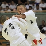 全国中学校体育大会柔道男子５５キロ級で優勝した神戸生田中の阿部一二三＝２０１１年８月、和歌山ビッグホエール