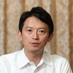 就任３年を前にインタビューに応じる兵庫県の斎藤元彦知事＝２６日午後、兵庫県庁