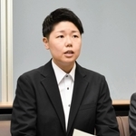 会見で兵庫県クレー射撃協会の対応に反論する大前有希選手＝１日午後、神戸市中央区の兵庫県庁