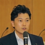 兵庫県議会調査特別委員会（百条委員会の会合を終え、会見する奥谷謙一委員長＝２日午後、兵庫県庁