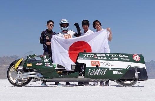 原付バイクで世界最速の平均107キロ 丹波市の映画監督・近兼さん 国際
