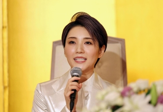 来春の退団を発表する宙組トップの芹香斗亜さん＝３日午前、大阪市北区（撮影・小林良多）