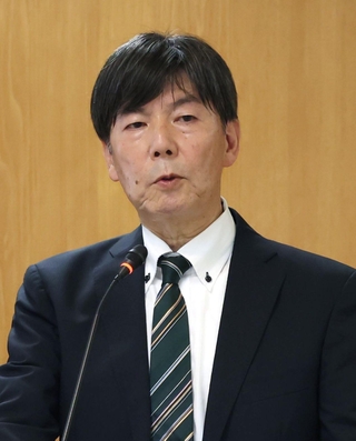 公益通報者保護について話す山口利昭弁護士＝６日午後、神戸市中央区、兵庫県庁（撮影・笠原次郎）