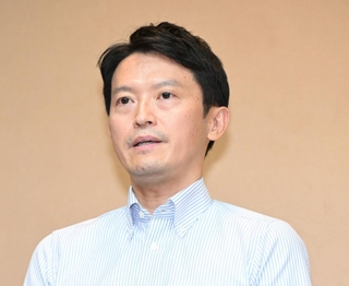 １９日の県議会を前に取材に応じる斎藤元彦知事＝１８日午後、神戸市中央区、兵庫県庁（撮影・大田将之）