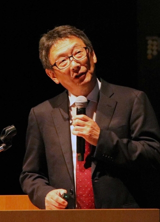 老化のメカニズムについて語る中西真教授＝神戸市中央区東川崎町１、神戸新聞松方ホール