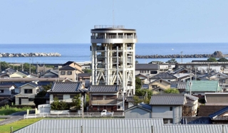 高知県黒潮町で最も高い、海抜約２５メートルの津波避難タワー。２３０人を収容できる