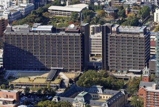 兵庫県庁１、２号館＝神戸市中央区