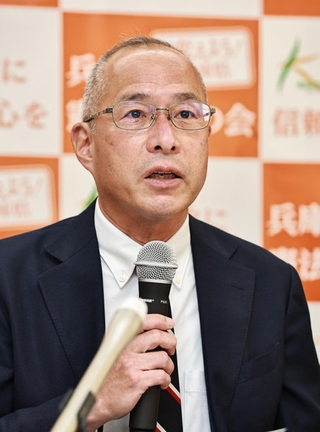 兵庫県知事選挙への立候補を表明した大沢芳清氏＝７日午後、神戸市兵庫区（撮影・長嶺麻子）