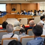 公益通報者保護などを巡り、参考人として上智大の奥山俊宏教授が見解を述べた＝５日午前、神戸市中央区、兵庫県庁（撮影・大田将之）