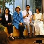 国内外の研究者や芸術家らが「雰囲気」について語り合ったワークショップ＝５月３１日、神戸市中央区小野浜町