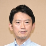 １９日の県議会を前に取材に応じる斎藤元彦知事＝１８日午後、神戸市中央区、兵庫県庁（撮影・大田将之）