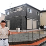 高台にできた新しい住宅地。大沼伸剛さんも海に面した集落から移ってきた＝静岡県沼津市内浦重須