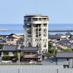 高知県黒潮町で最も高い、海抜約２５メートルの津波避難タワー。２３０人を収容できる