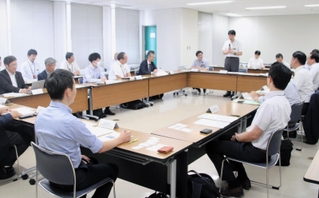 洲本市と大阪府岬町を結ぶ航路の活性化策を話し合った協議会＝神戸市中央区、神戸地方合同庁舎