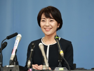 兵庫県知事選への立候補を正式に表明した前尼崎市長の稲村和美氏＝８日午後、神戸市内（撮影・長嶺麻子）