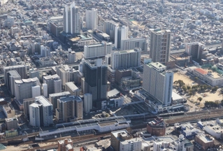 復興再開発事業が完了する新長田駅南地区＝２０２２年１月撮影