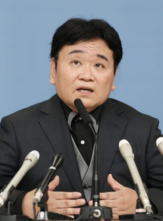 兵庫県知事選への思いなどを語る福本繁幸氏＝１８日午後、神戸市内（撮影・笠原次郎）