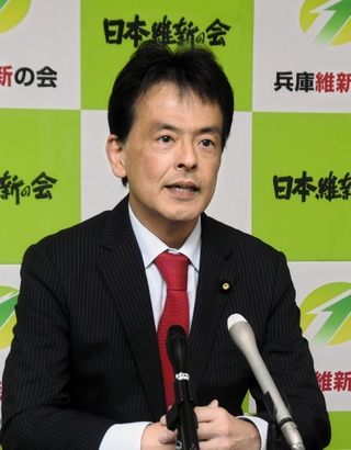 27日に投開票された衆院選の結果を受け、記者会見する兵庫維新の会代表の片山大介参院議員＝28日午後、神戸市中央区北長狭通４