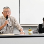 支援団体のつどいで精神科医療について語る初田毅さん（左）と妻美千子さん＝６日午前、加西市健康福祉会館