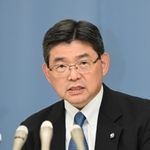 兵庫県知事選への立候補を表明した中村稔氏＝９日、神戸市中央区（撮影・風斗雅博）