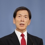 兵庫県知事選への立候補を表明した元加西市長の中川暢三氏＝９日、神戸市中央区（撮影・小林良多）