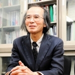 死体検案書の記載について悩んできたという神戸大大学院の上野易弘客員教授＝神戸市中央区
